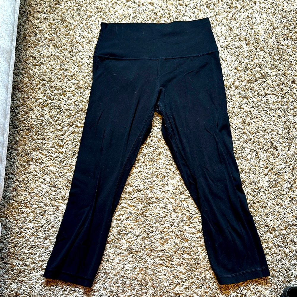 Lululemon black capri 7/8th yoga pants